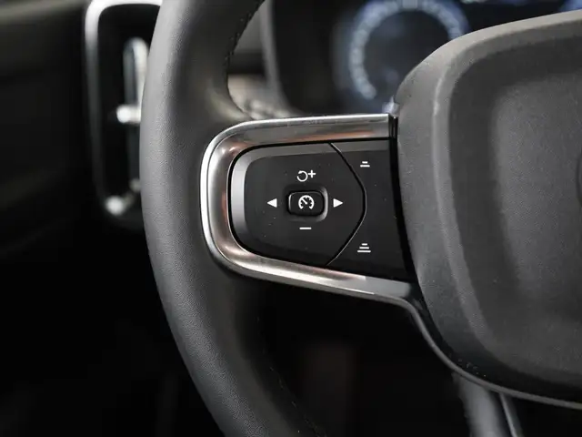 Volvo XC40 view 9