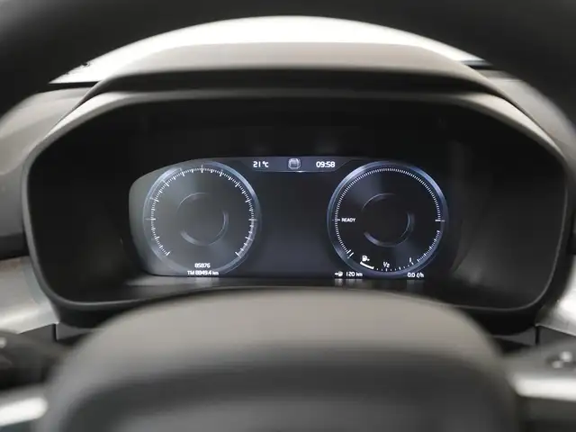 Volvo XC40 view 10