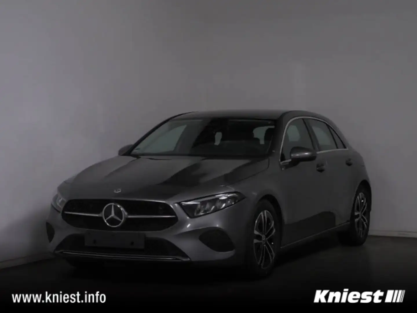 Mercedes-Benz A 180 Progressive Line Advanced, Winter Grau - 1