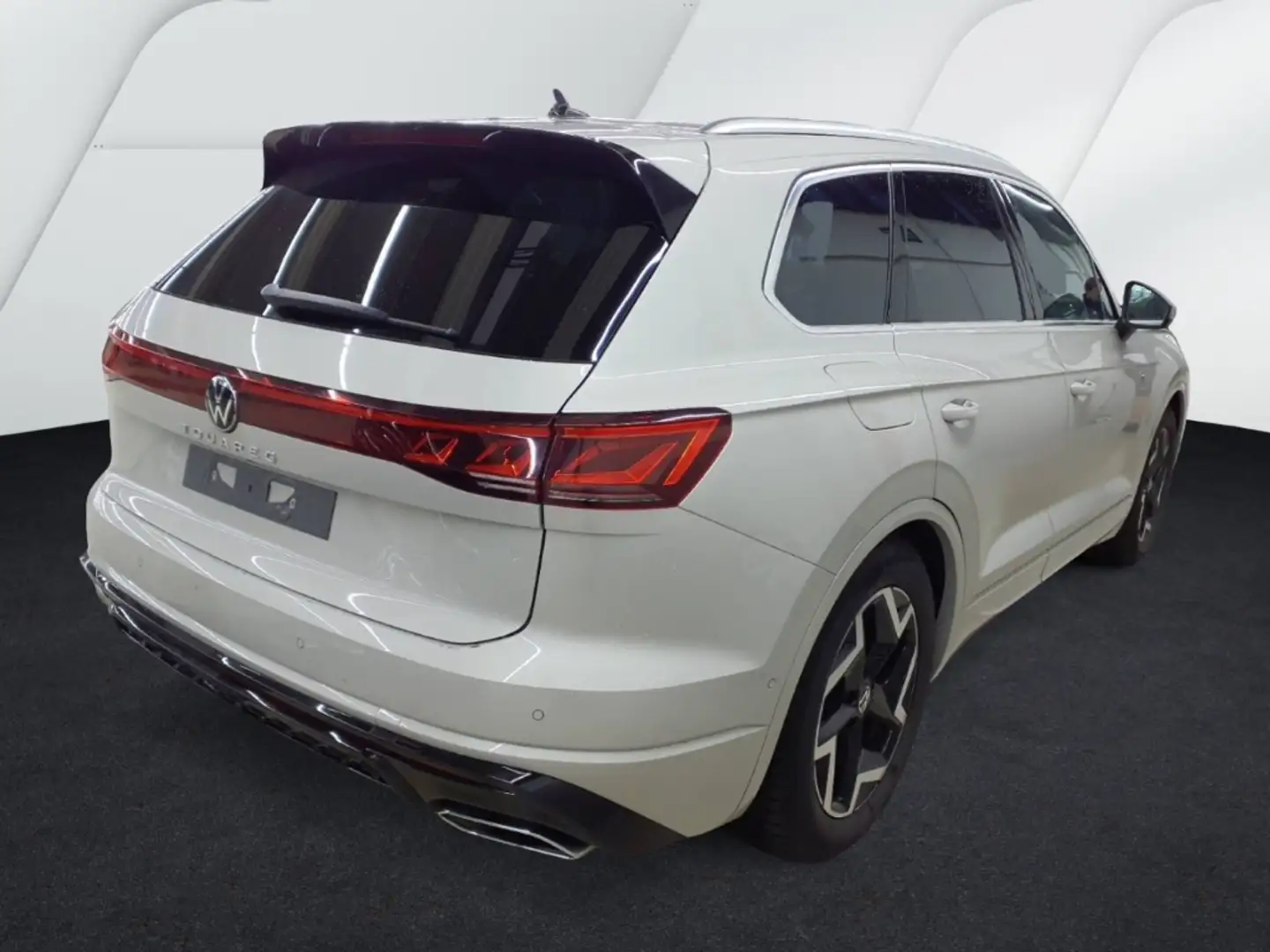Volkswagen Touareg 3.0 TDI V6 Tiptronic 4M R-LINE AHK NAVI IQ.LIGHT Beige - 2