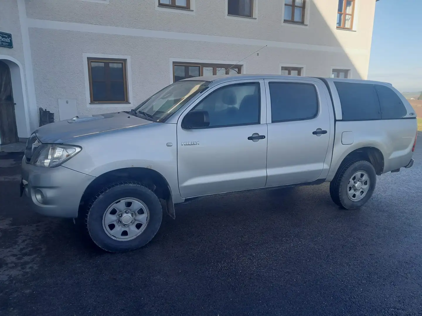 Toyota Hilux DK 2,5 D-4D 120 Country Silber - 1