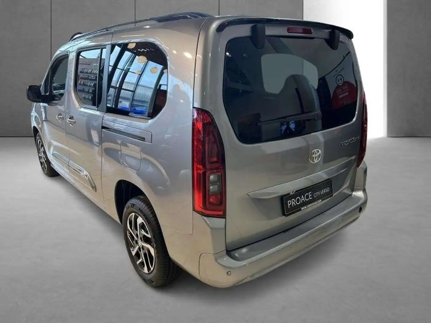Toyota Verso Family 7pl Šedá - 2
