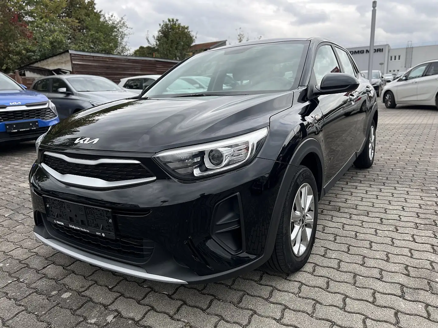 Kia Stonic 1,2 DPI ISG Titan Schwarz - 1