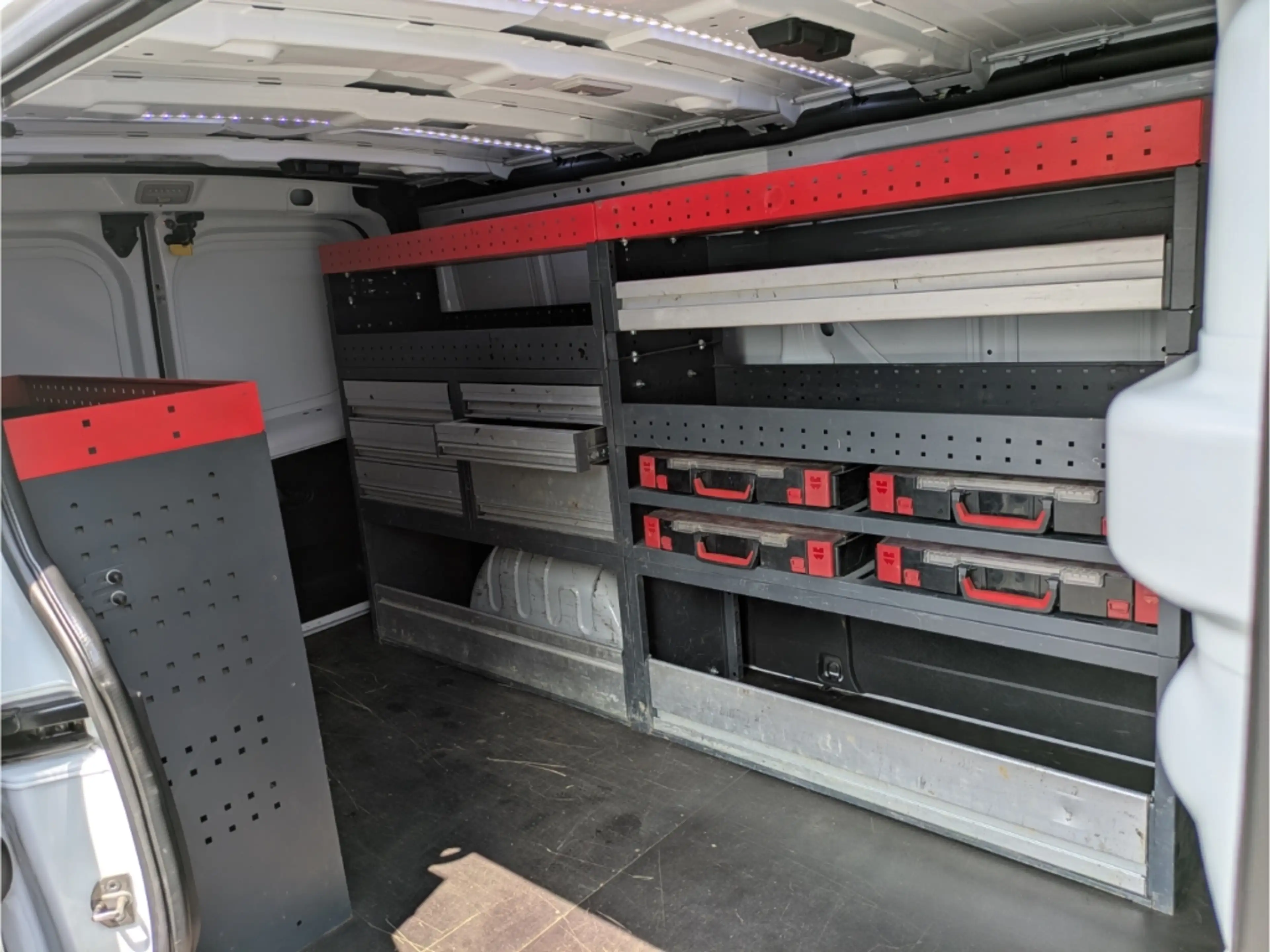 Nissan Primastar Kastenwagen N-Connecta AHK Allwetterreifen LED App — photo 6