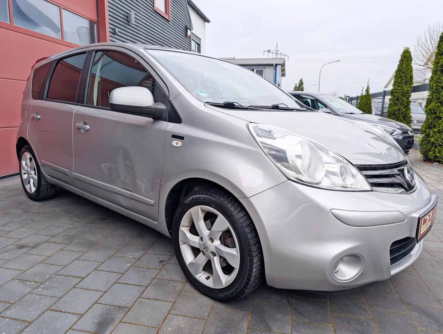Nissan Note 1.4 "Limited" *ALLWETTER/KLIMA/BLUETOOTH* Plateado - 2