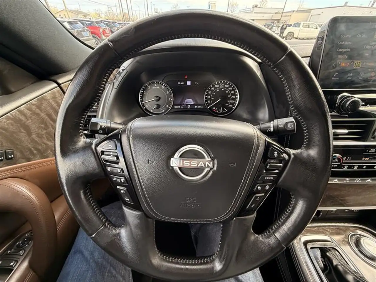 Nissan Armada снимка Nissan Armada