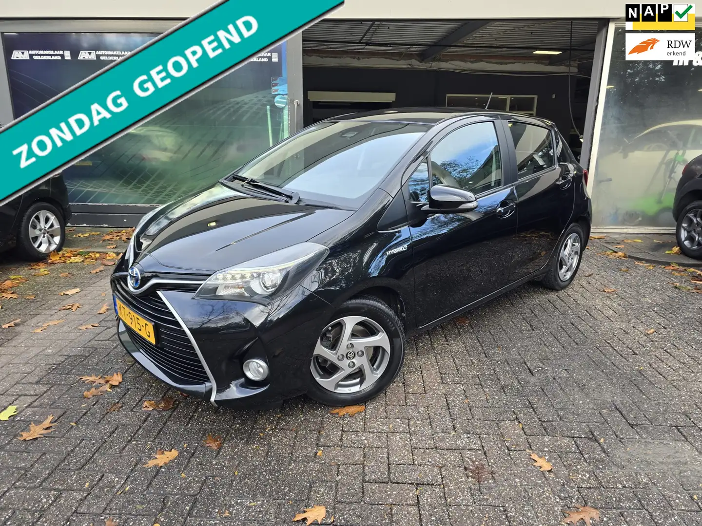 Toyota Yaris 1.5 Hybrid Trend | 2E EIGENAAR | 12MND GARANTIE | Noir - 1