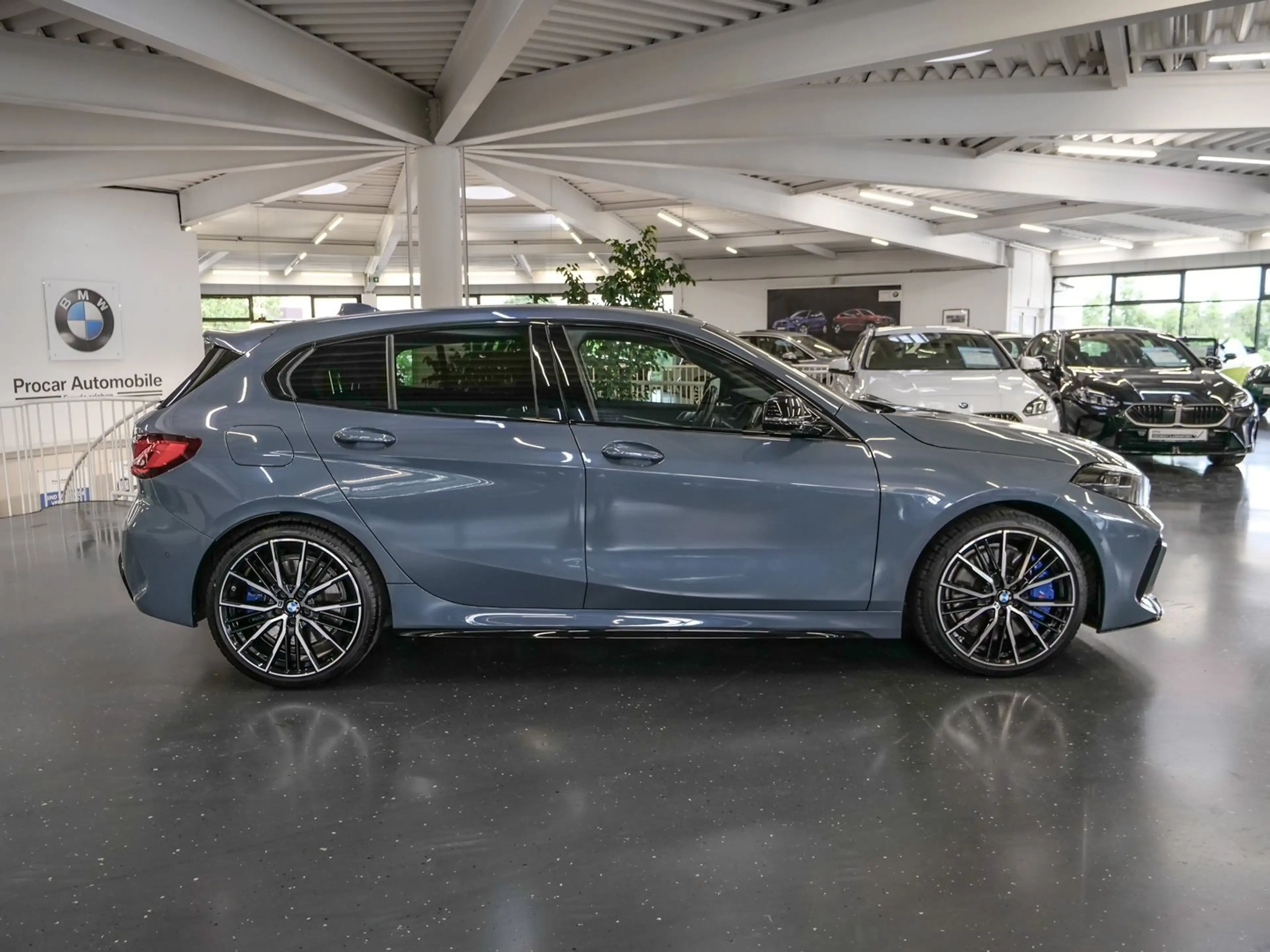BMW 135 M135i xDrive Aut Nav HuD LED h&k Drive+Park 19" — photo 4