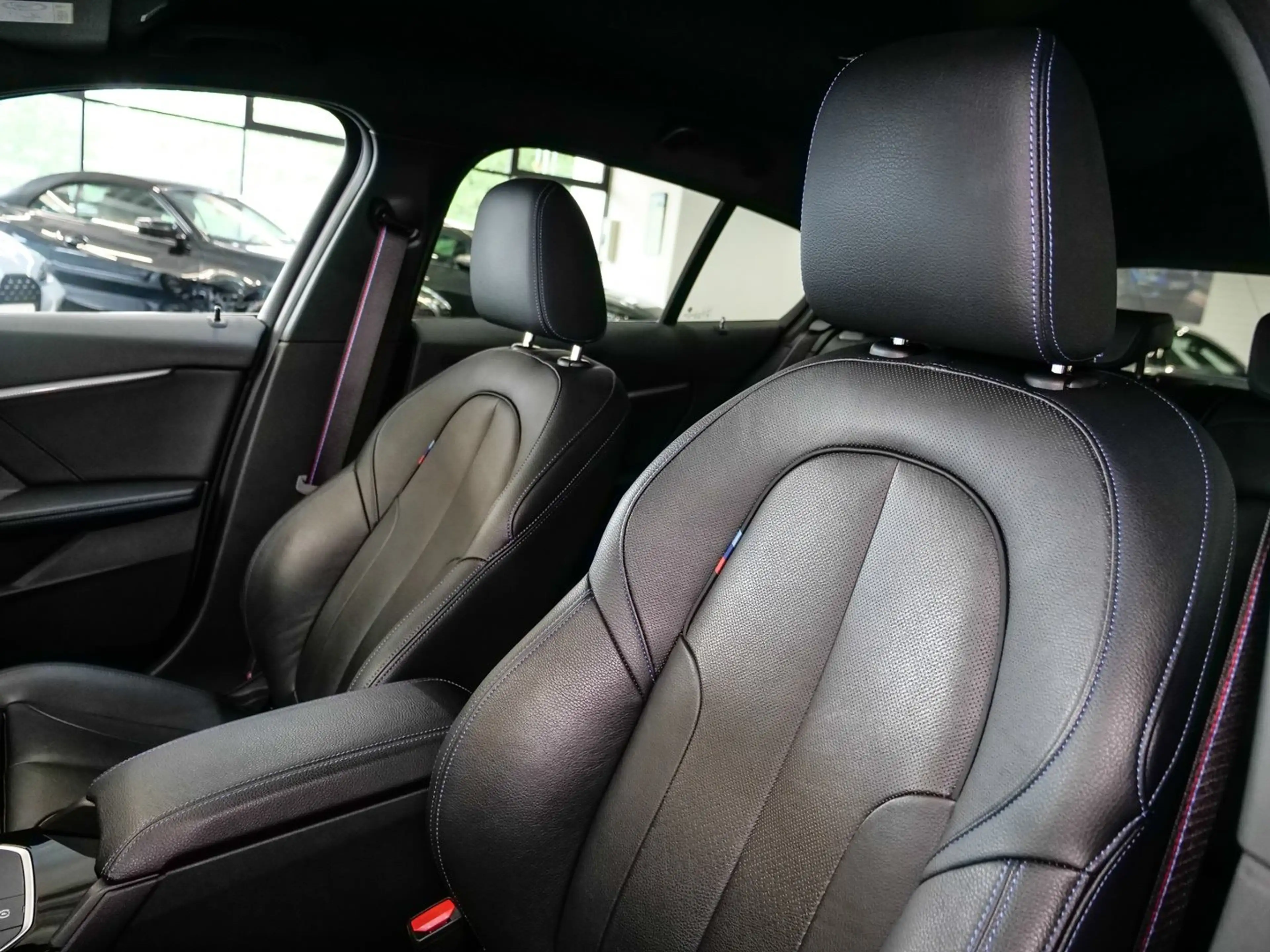 BMW 135 M135i xDrive Aut Nav HuD LED h&k Drive+Park 19" — photo 10