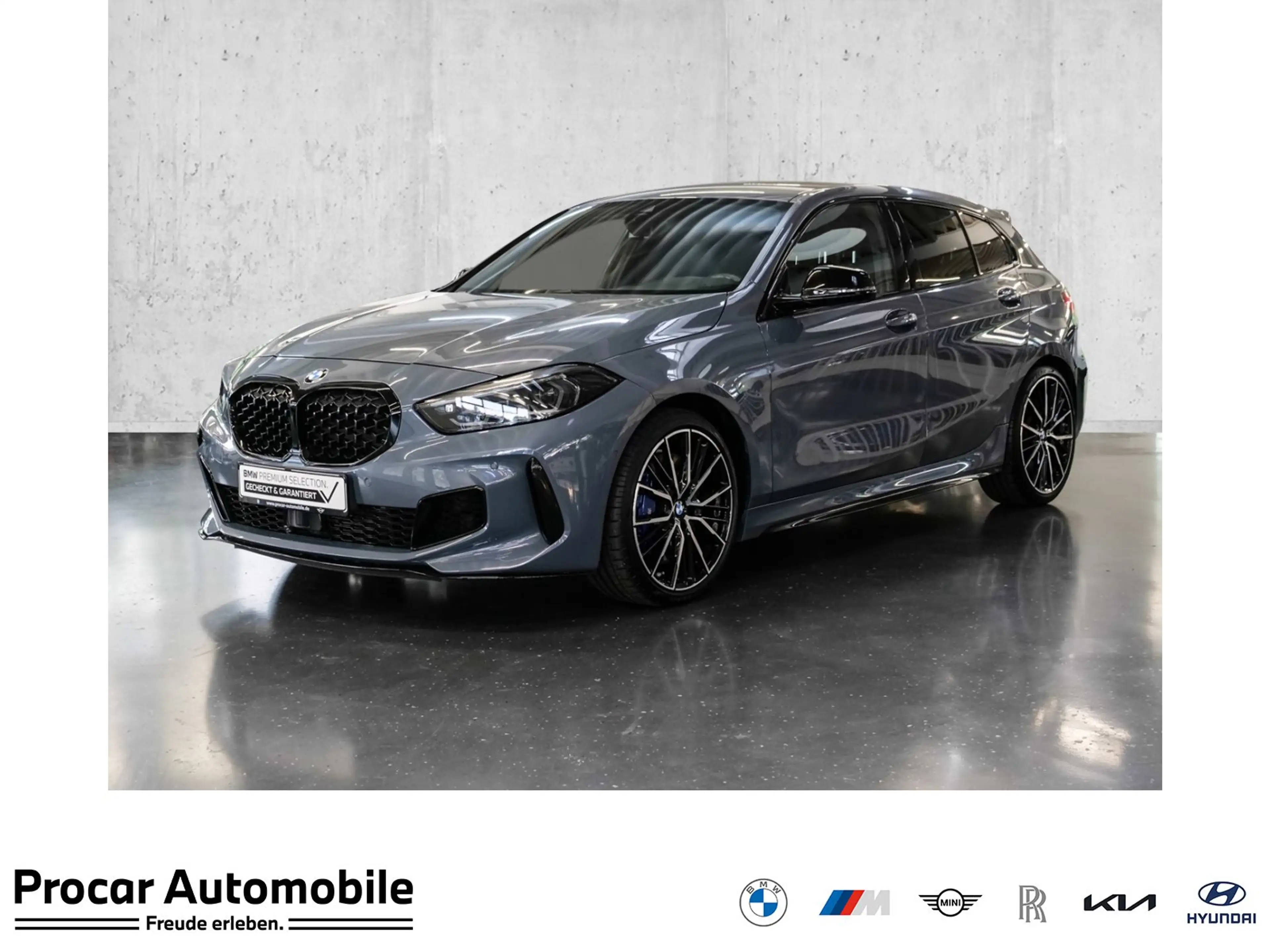 BMW 135 M135i xDrive Aut Nav HuD LED h&k Drive+Park 19"