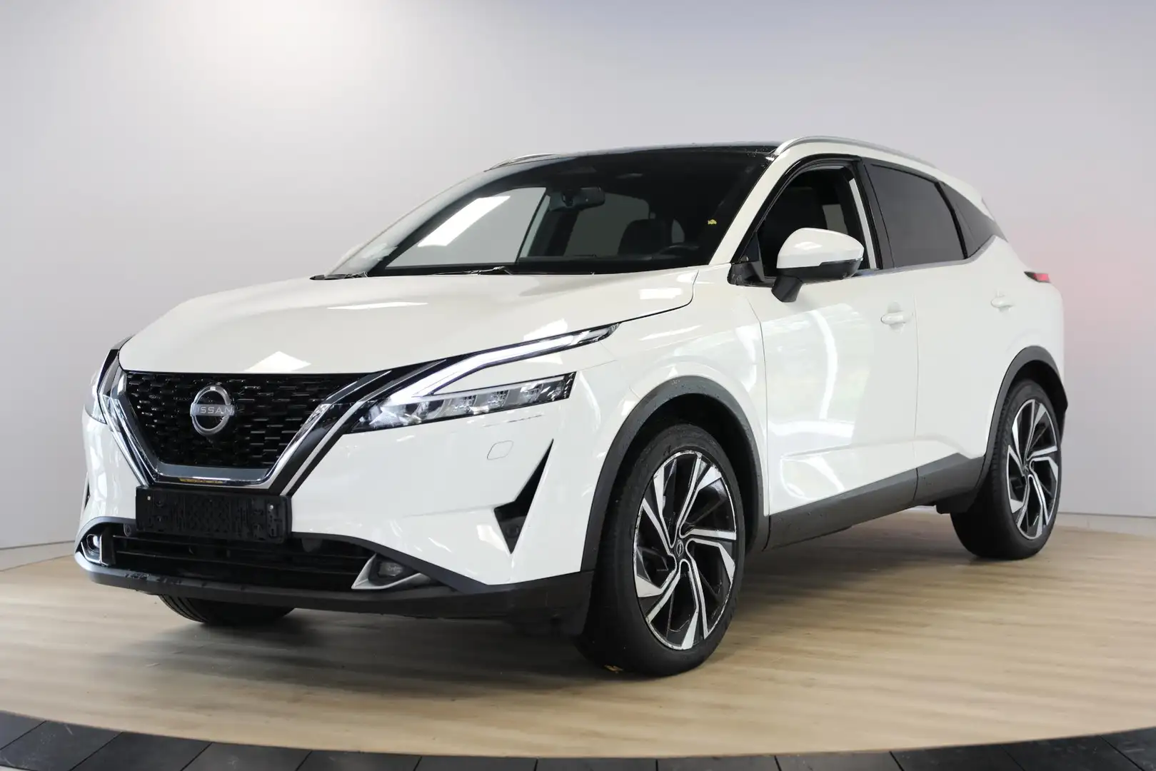 Nissan Qashqai 1.3 MHEV Xtronic Tekna Plus - 1