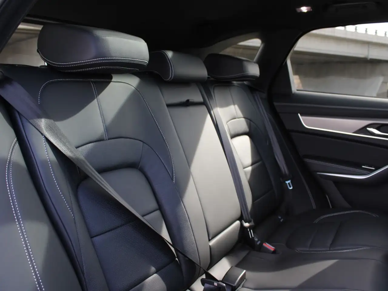 Jaguar F-Pace снимка Jaguar F-Pace