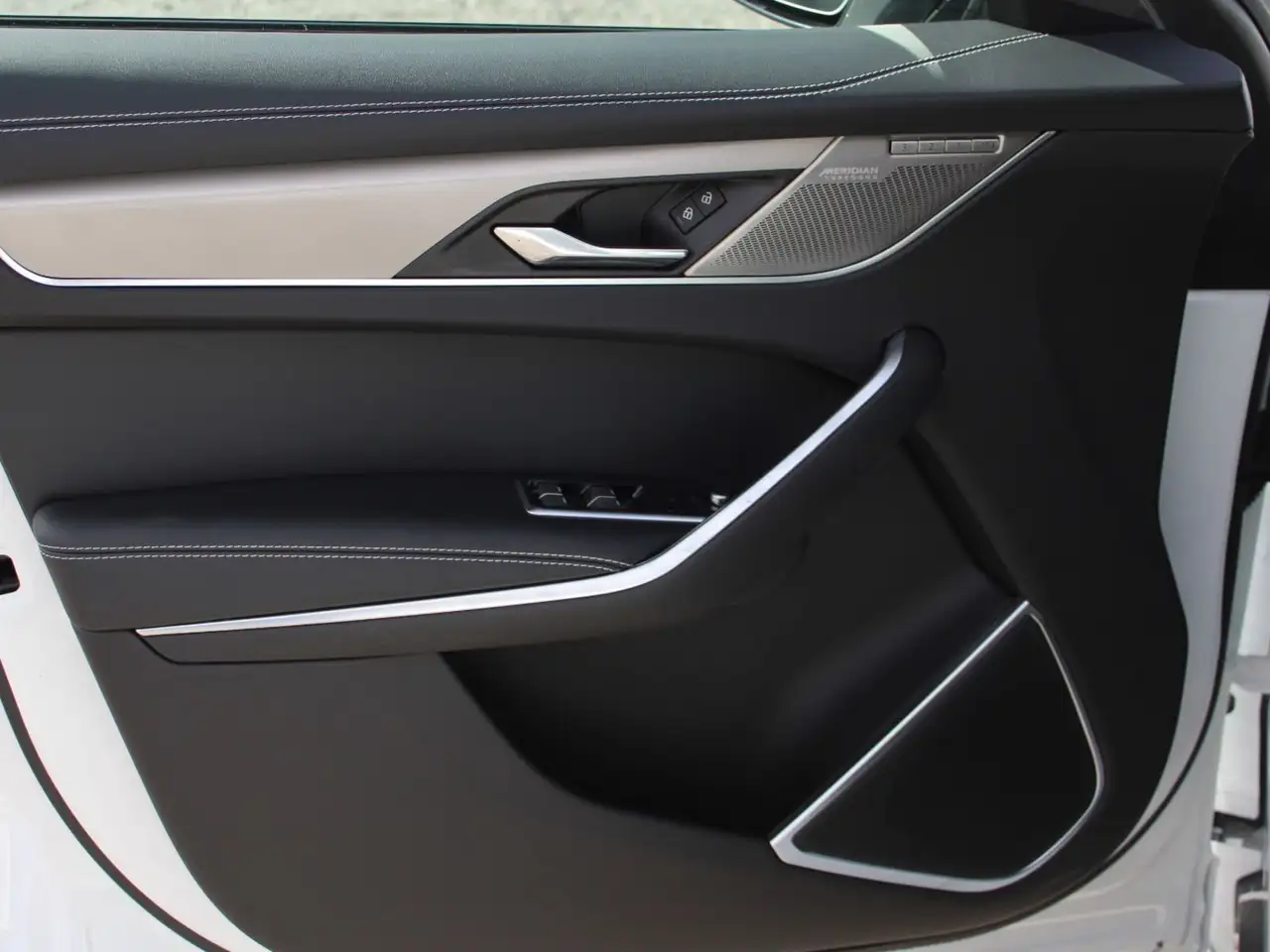Jaguar F-Pace снимка Jaguar F-Pace