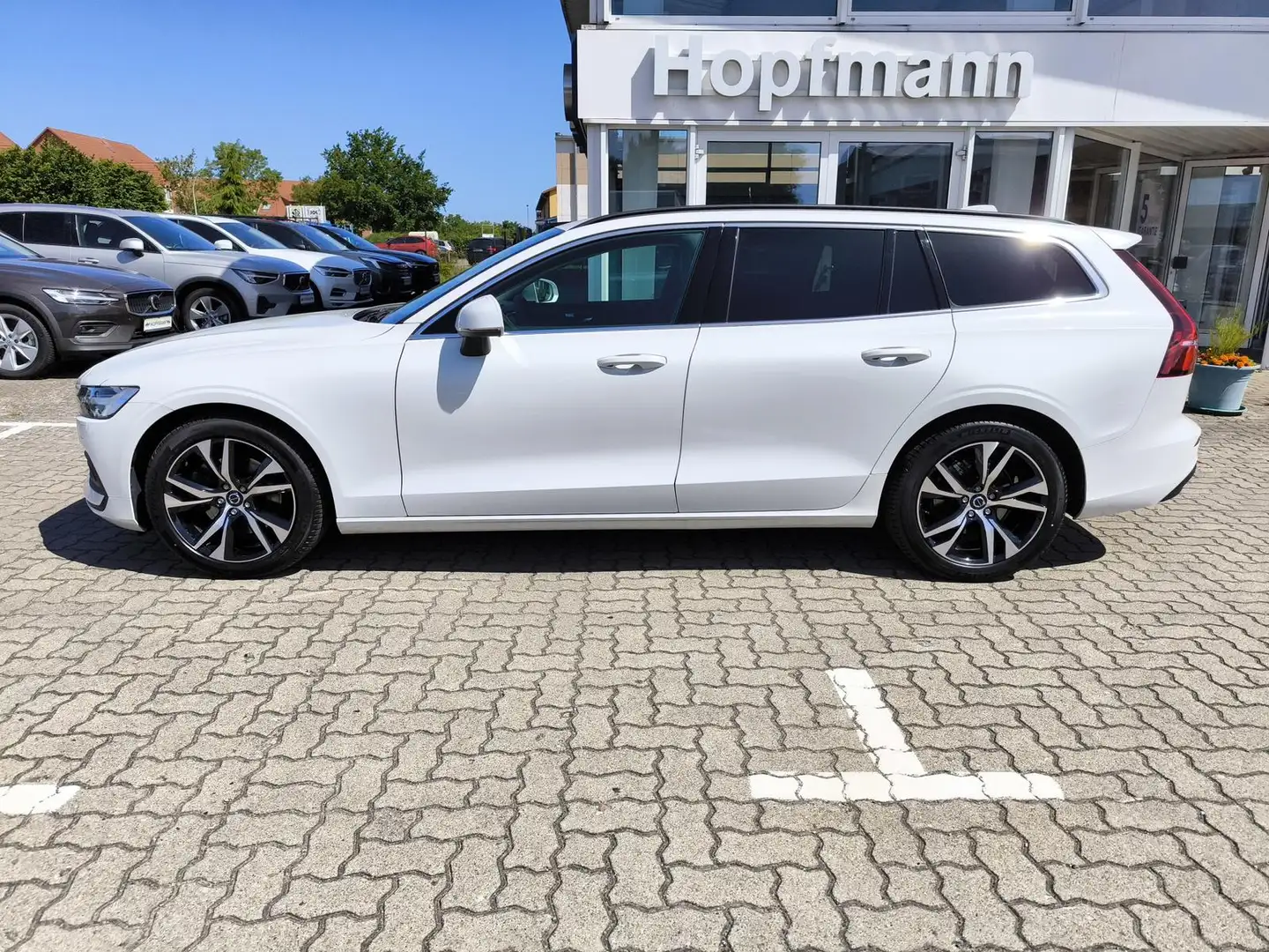 Volvo V60 B4 Benzin Aut. AHK / ACC / BLIS Weiß - 2