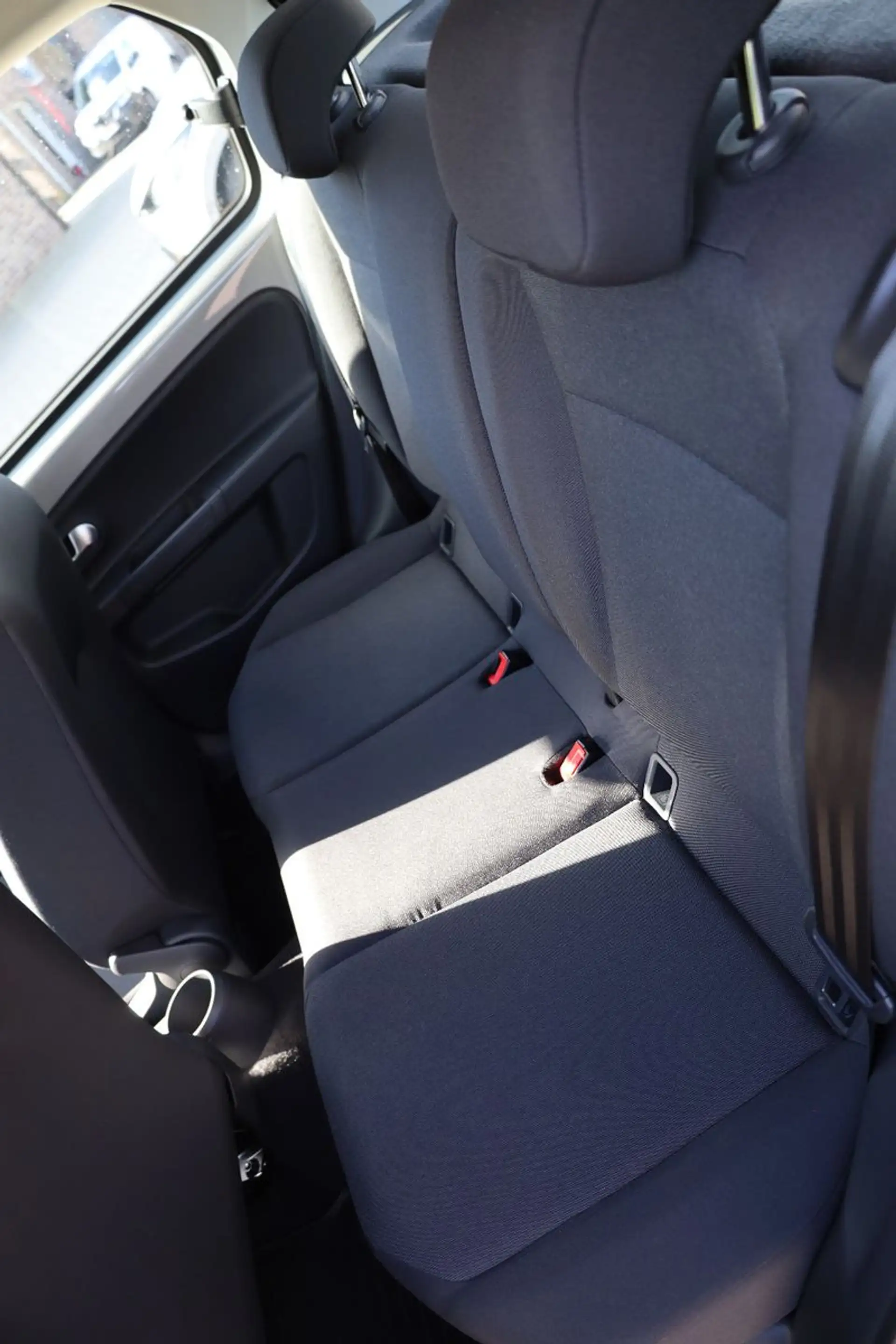 Volkswagen e-up! Syle Plus 2480KM Kamera SHZ — photo 8