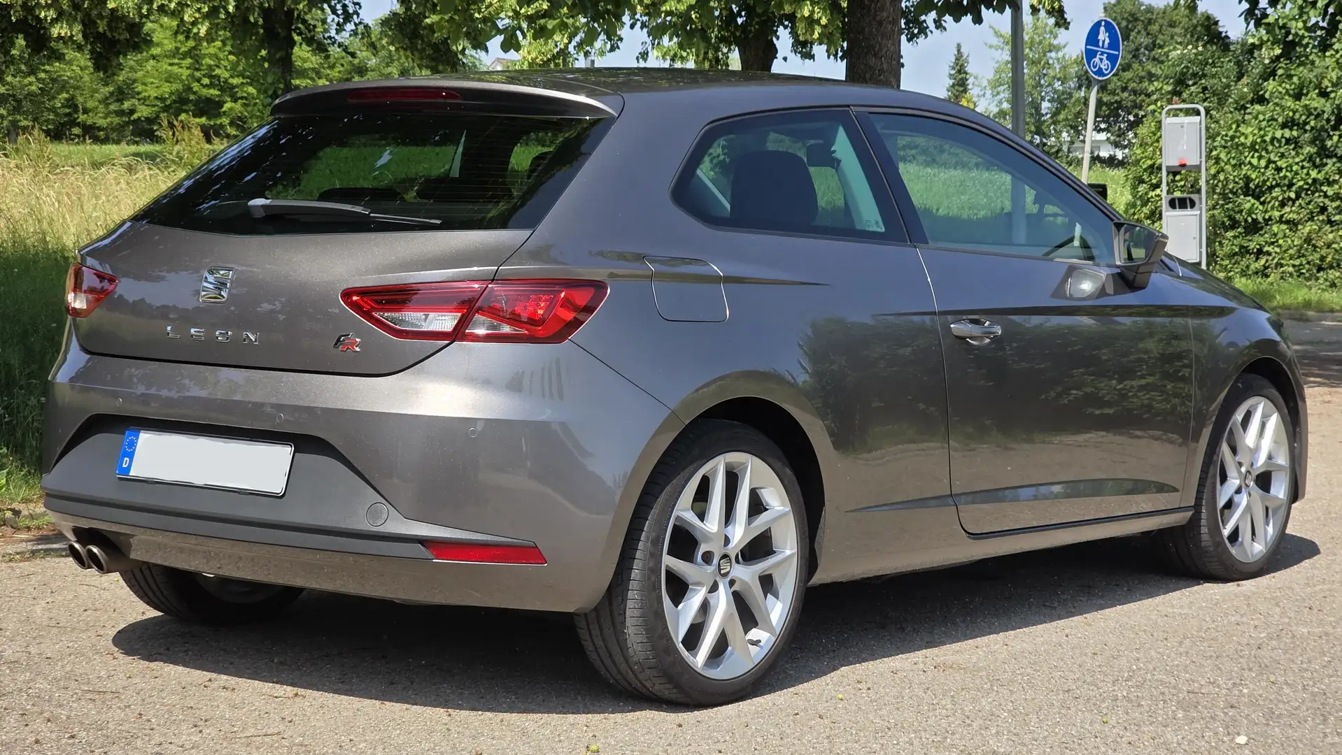 SEAT Leon FR 1.8 TSI mit 7-Gang DSG Carplay/AndroidAuto Grau - 2