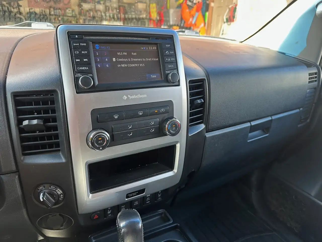 Nissan Titan снимка Nissan Titan