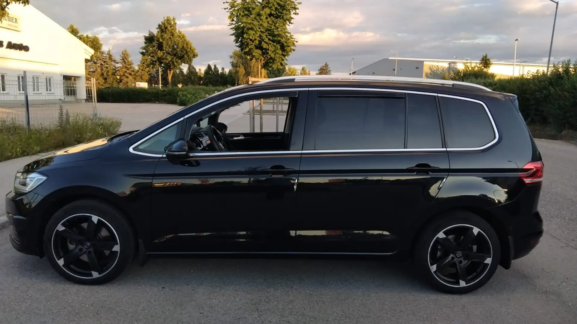 Volkswagen Touran Touran Highline 2,0 SCR TDI Highline Schwarz - 1