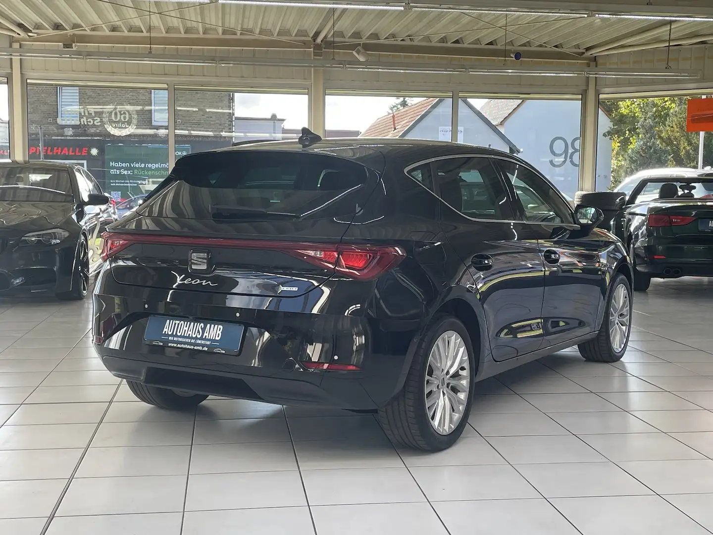 SEAT Leon 1.4 TSI Xcellence e-Hybrid Navi ACC LED Schwarz - 2