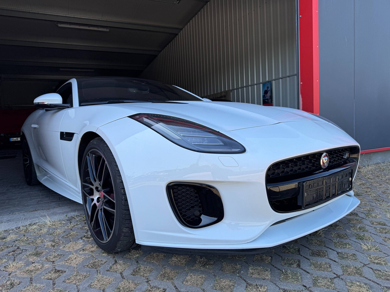 Jaguar F-Type P300 - Limited - R-Dynamic - Chequered Flag Coupe — photo 4