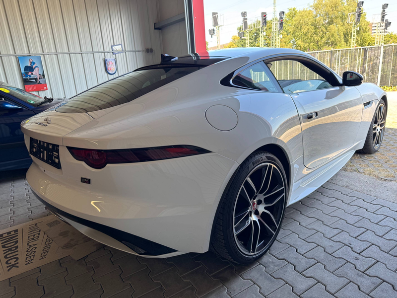 Jaguar F-Type P300 - Limited - R-Dynamic - Chequered Flag Coupe — photo 5