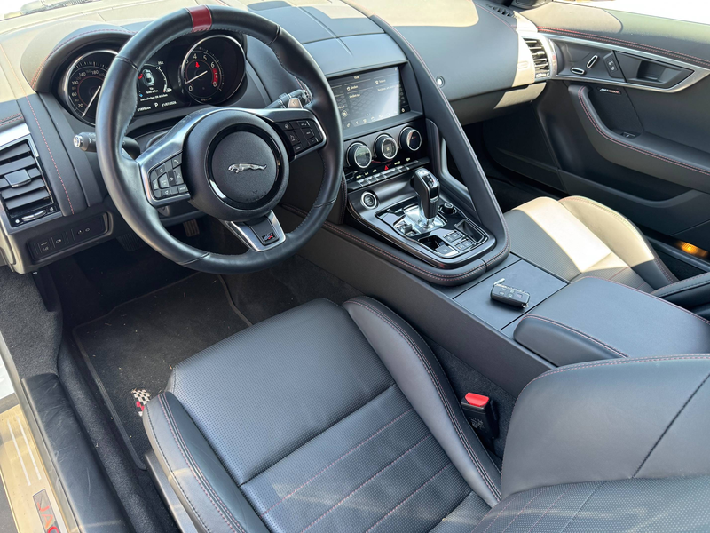 Jaguar F-Type P300 - Limited - R-Dynamic - Chequered Flag Coupe — photo 13