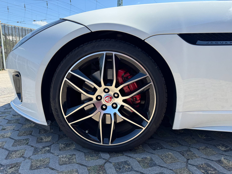 Jaguar F-Type P300 - Limited - R-Dynamic - Chequered Flag Coupe — photo 8