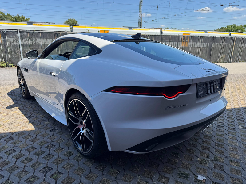 Jaguar F-Type P300 - Limited - R-Dynamic - Chequered Flag Coupe — photo 7