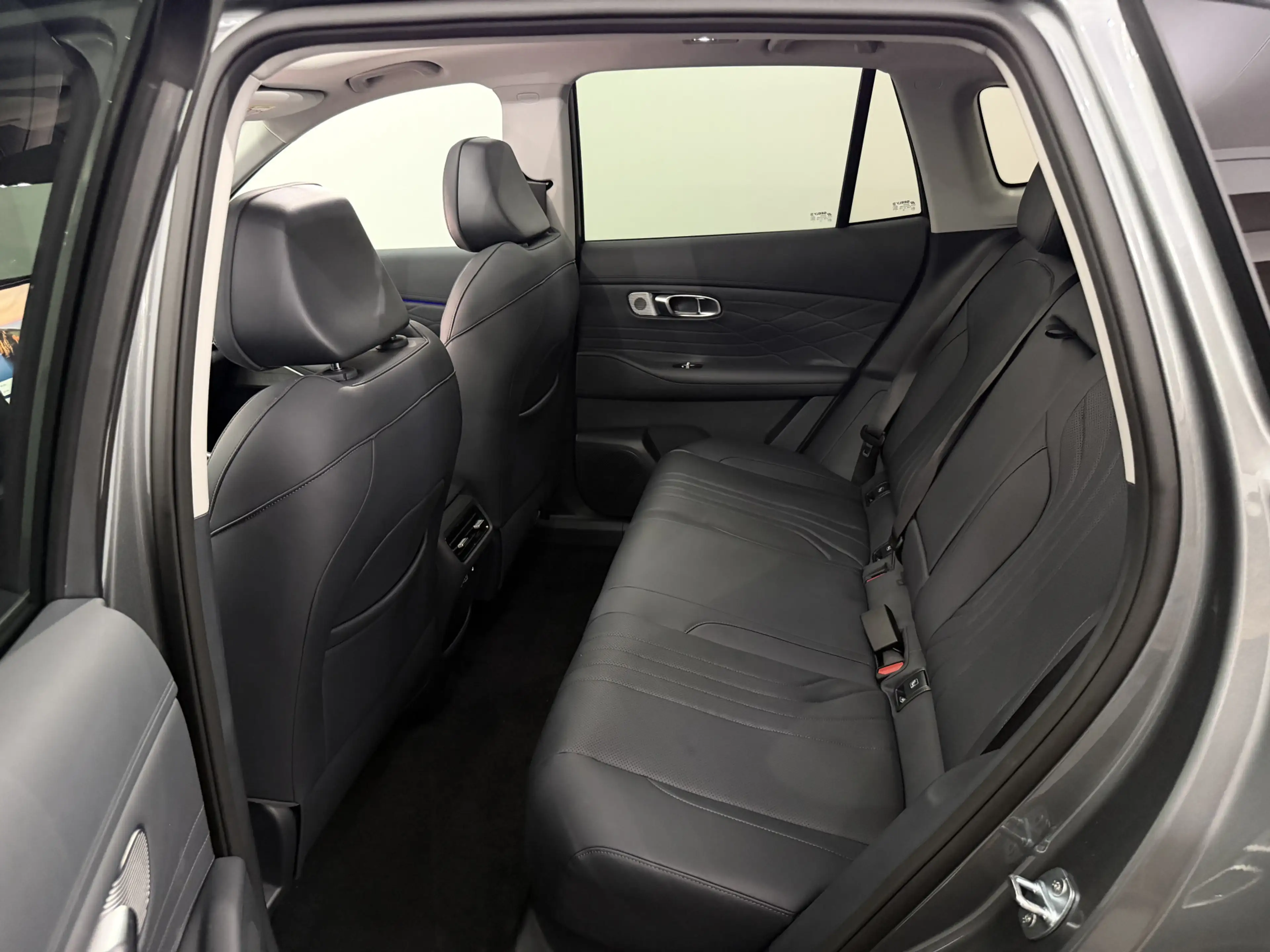 Geely Starray EM-i 1.5 Max+ Launch Edition Panoramadak, Leder, 360 Ca — photo 9