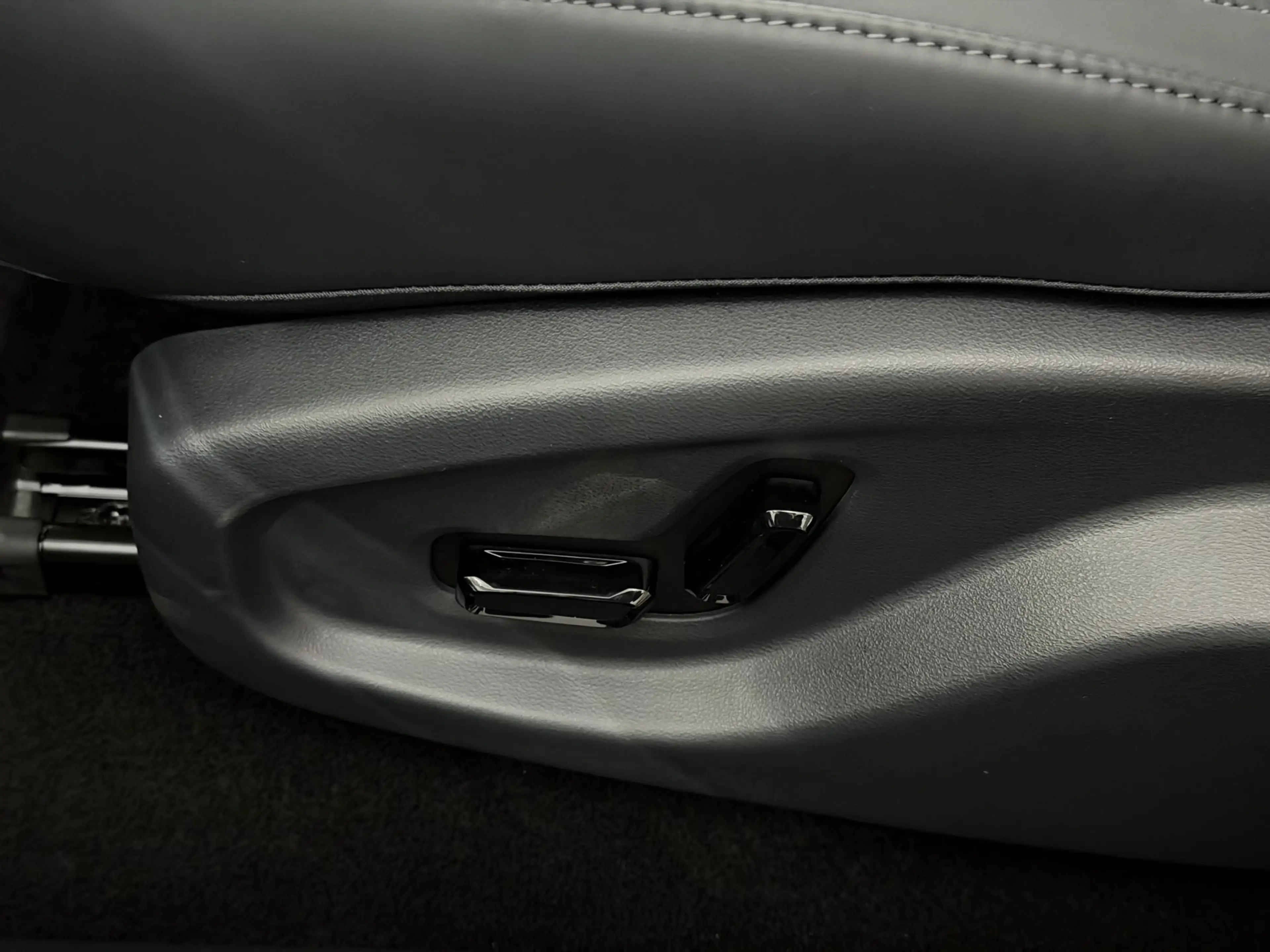 Geely Starray EM-i 1.5 Max+ Launch Edition Panoramadak, Leder, 360 Ca — photo 16
