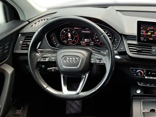 Audi Q5 view 16