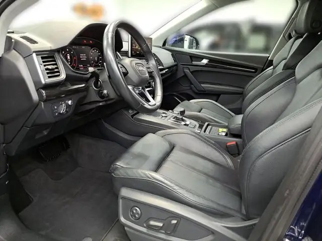 Audi Q5 view 10