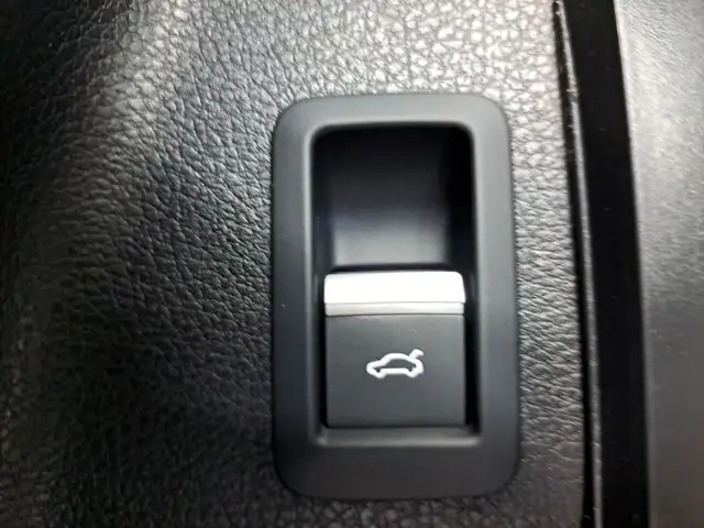 Audi Q5 view 14
