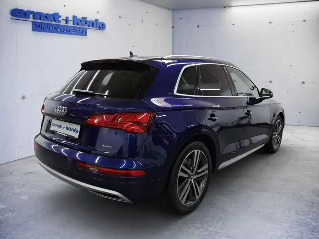 Audi Q5 view 3
