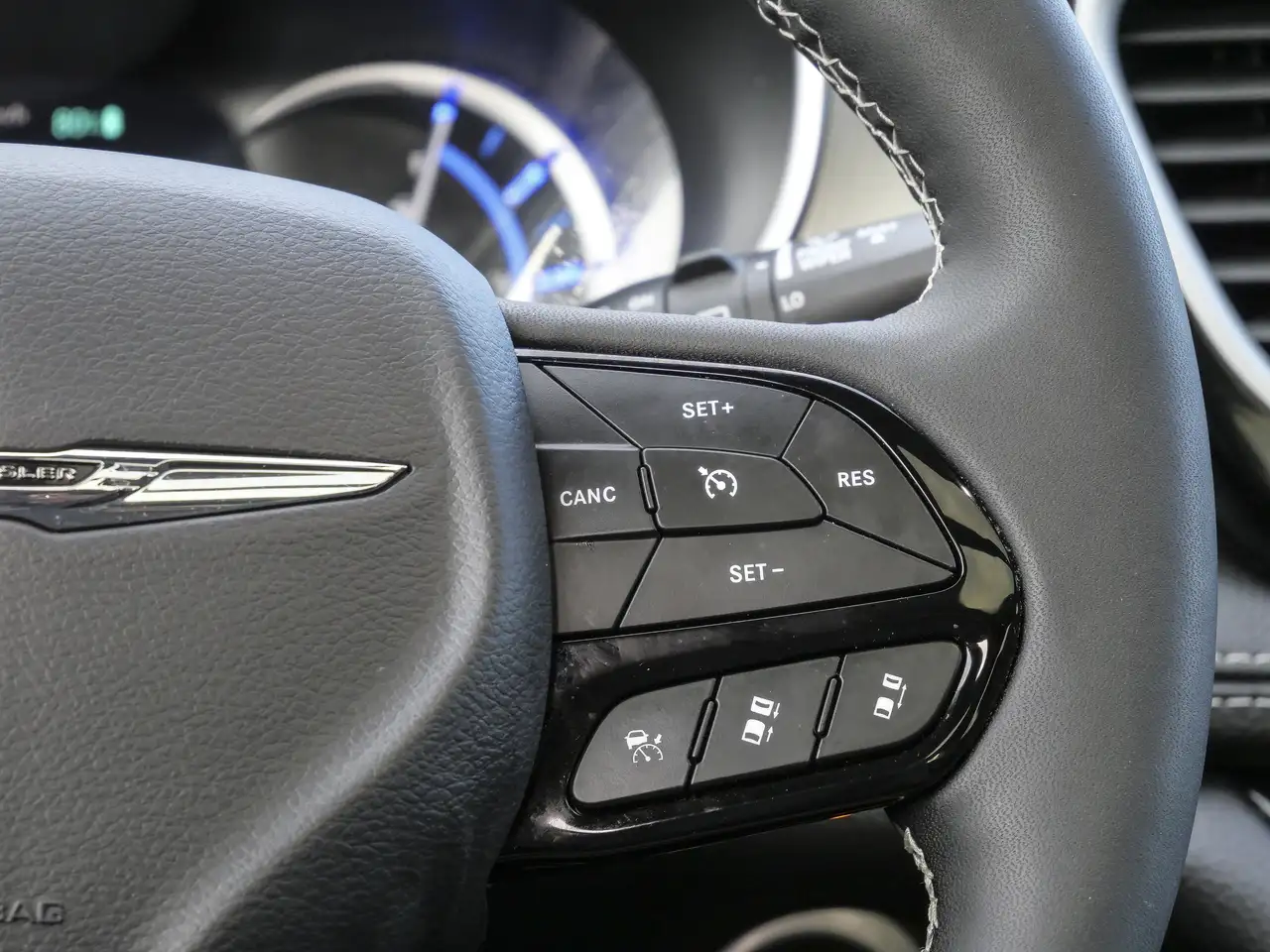 Chrysler Pacifica снимка Chrysler Pacifica