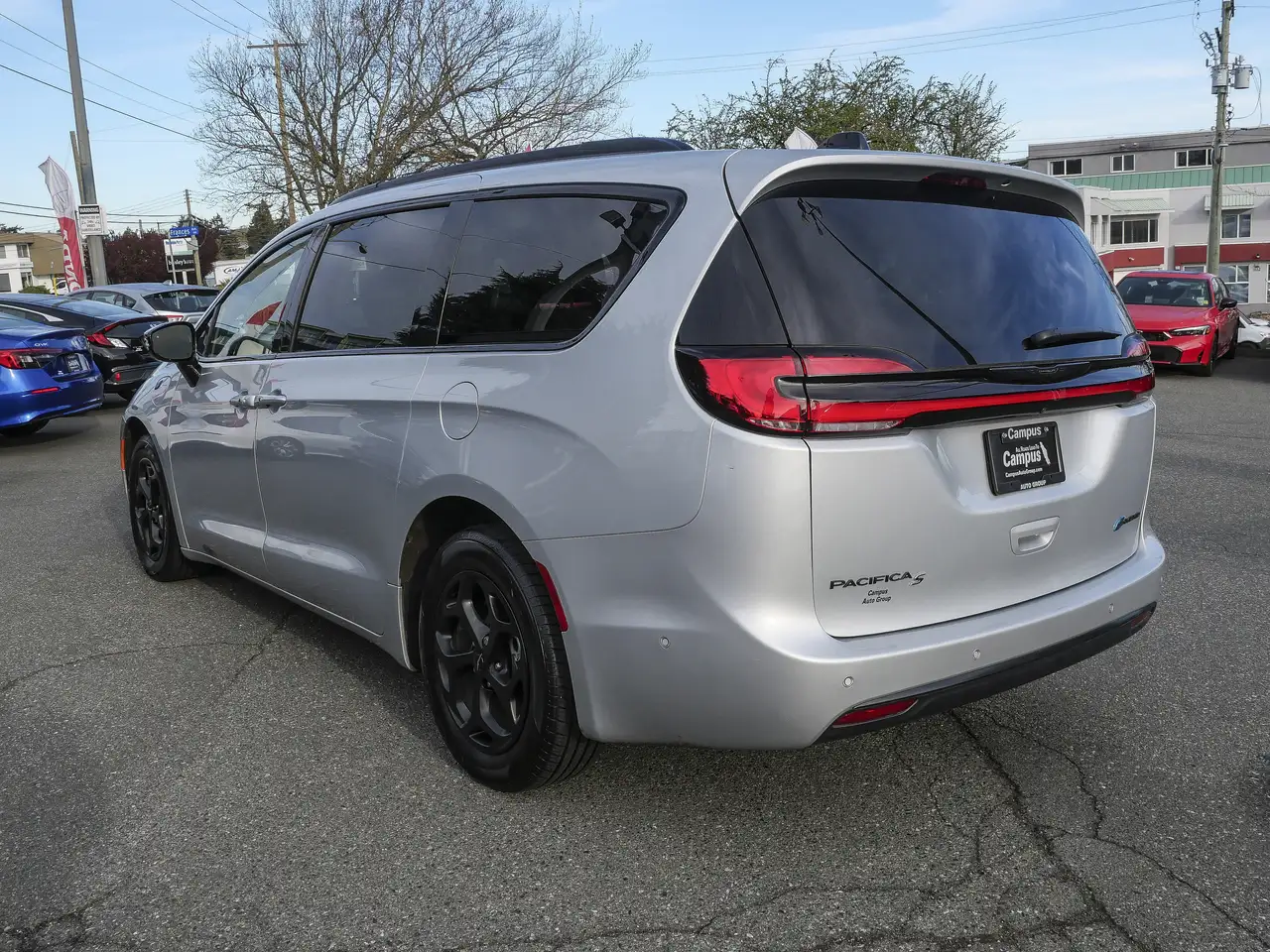 Chrysler Pacifica снимка Chrysler Pacifica