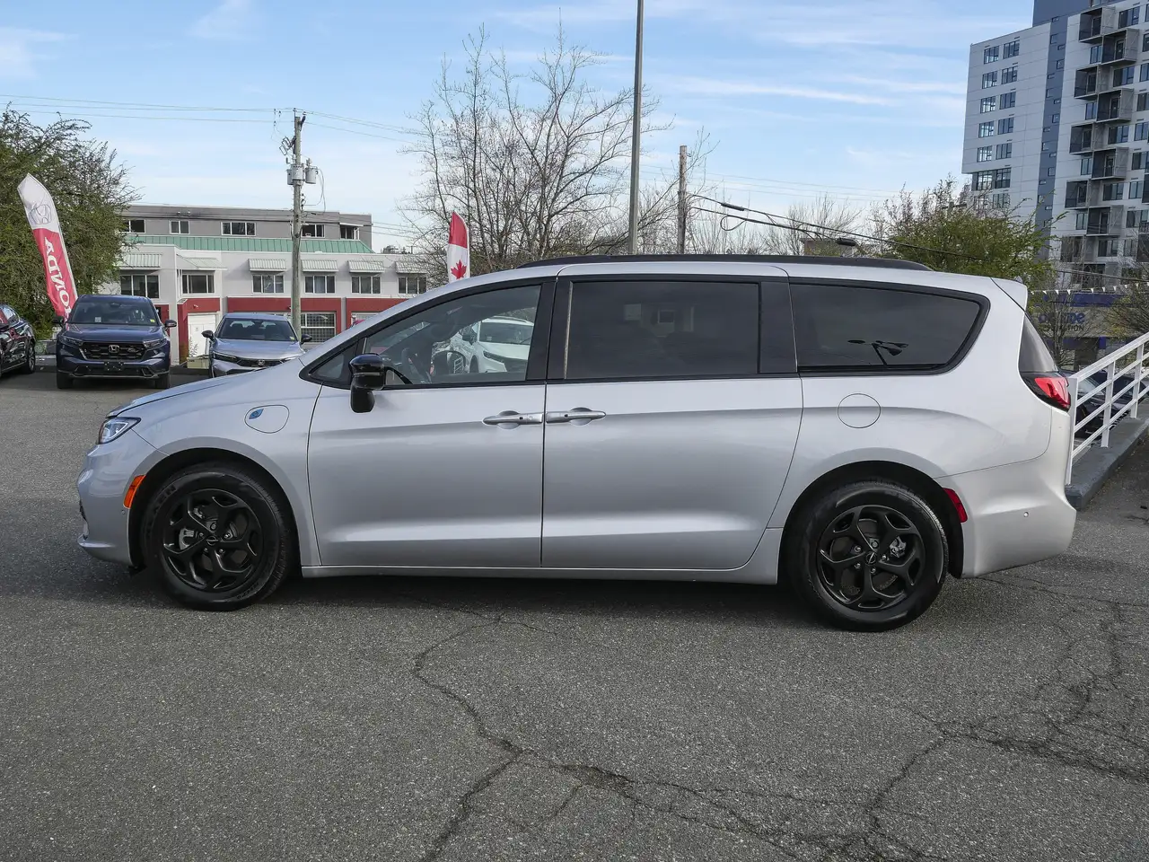 Chrysler Pacifica снимка Chrysler Pacifica