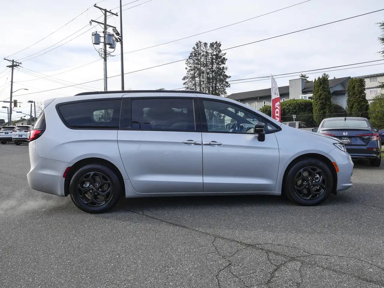 Chrysler Pacifica снимка Chrysler Pacifica