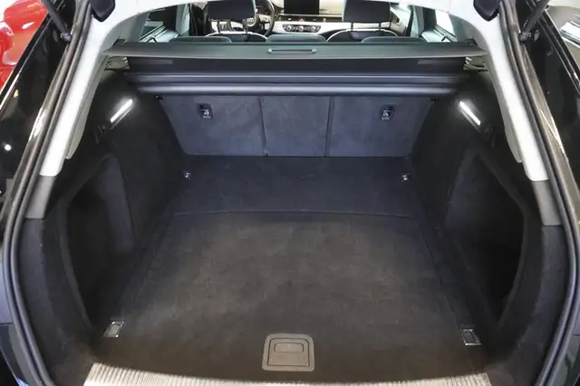 Audi A4 view 10