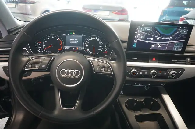 Audi A4 view 11