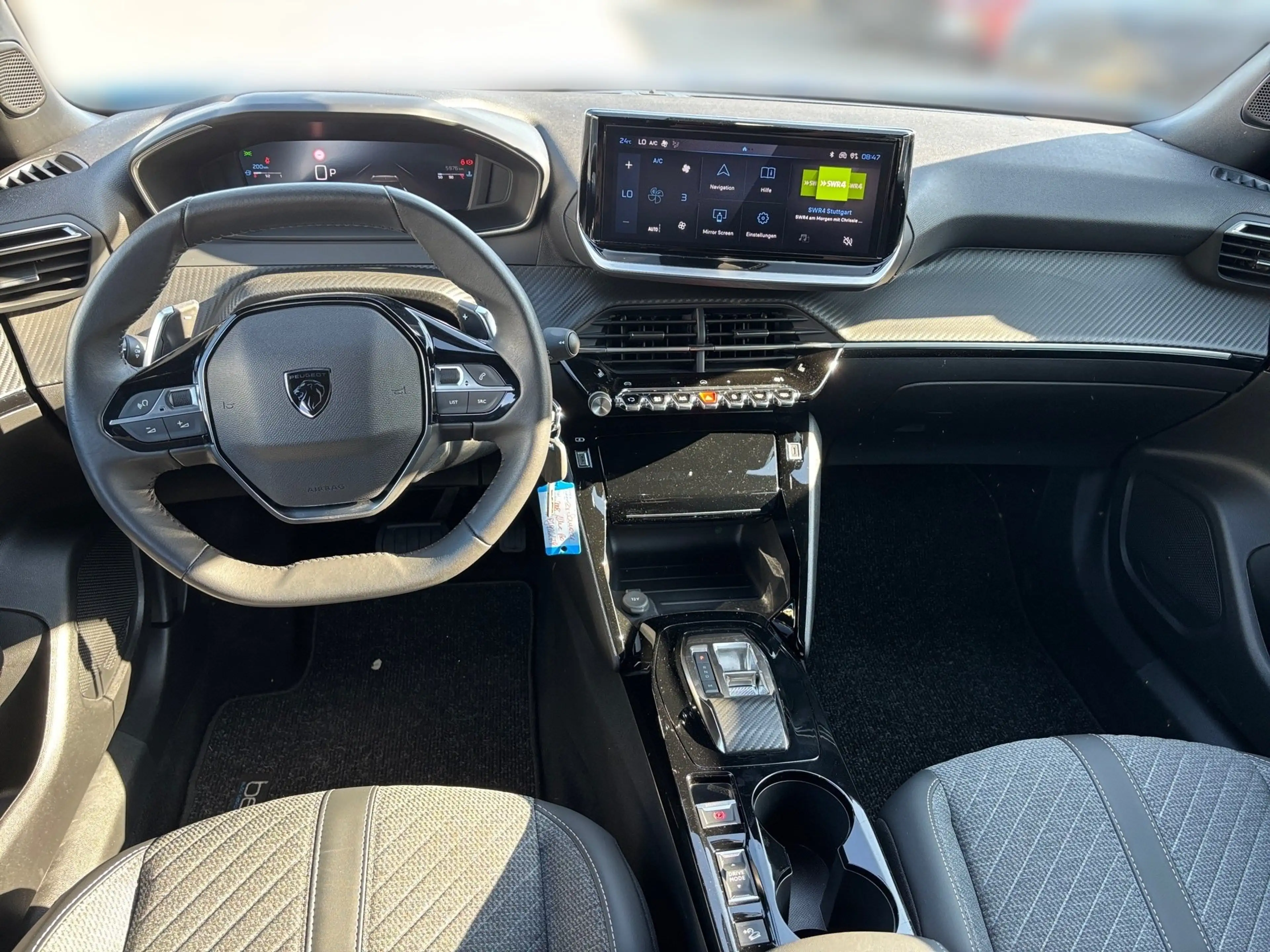 Peugeot 2008 1.2 PureTech 130 Allure LED PDC Navi Kamera — photo 10