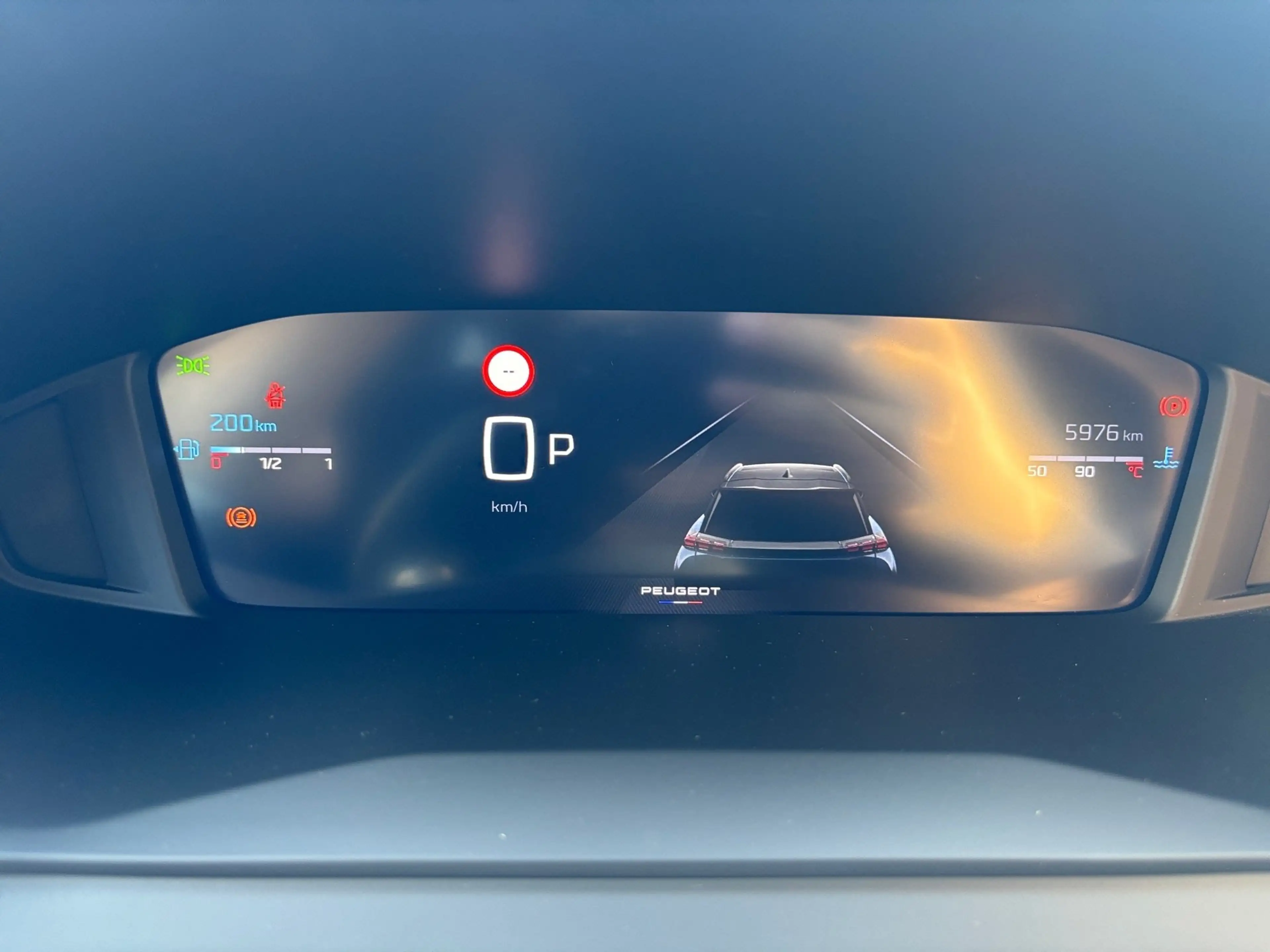Peugeot 2008 1.2 PureTech 130 Allure LED PDC Navi Kamera — photo 5