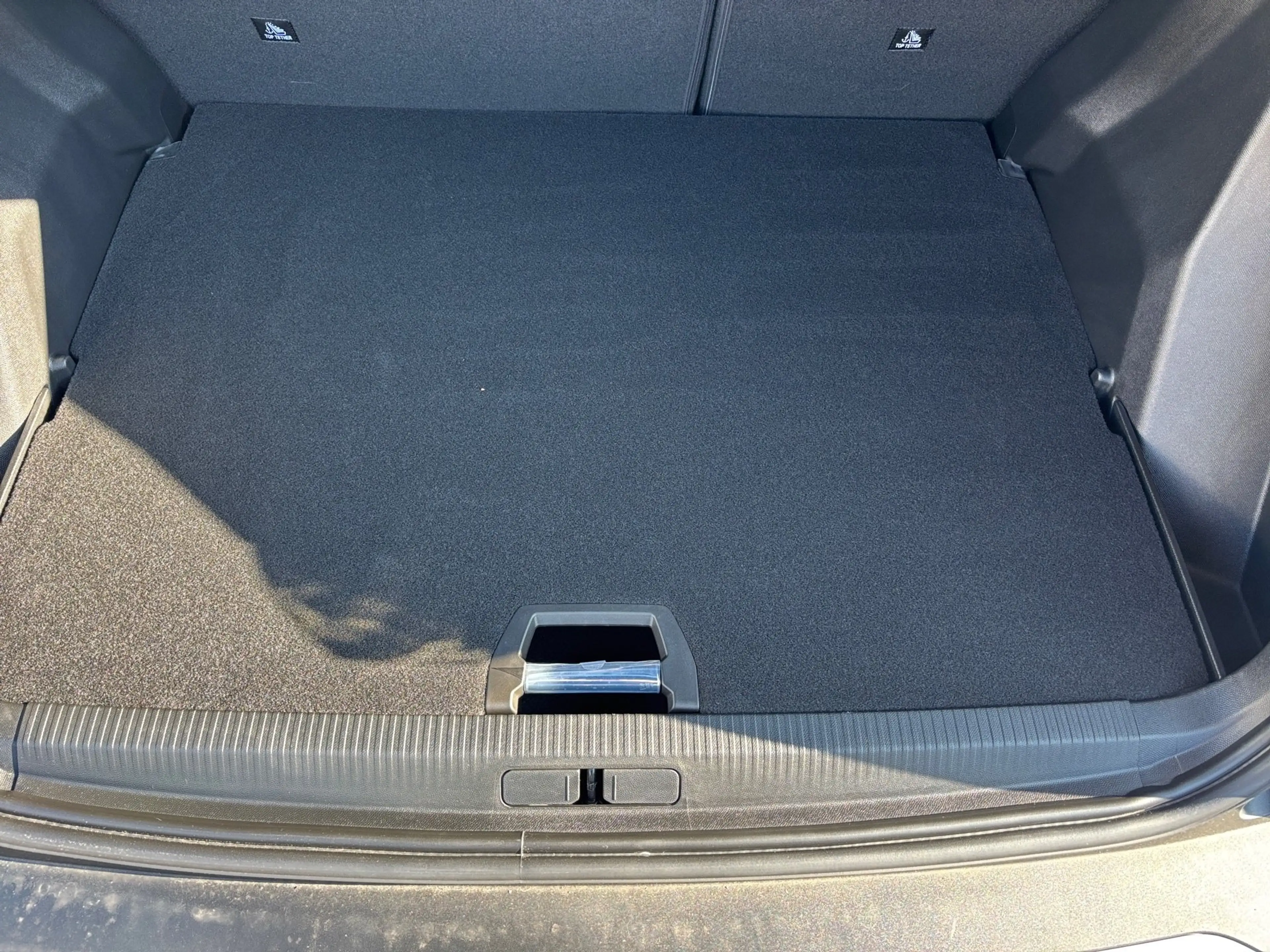 Peugeot 2008 1.2 PureTech 130 Allure LED PDC Navi Kamera — photo 12