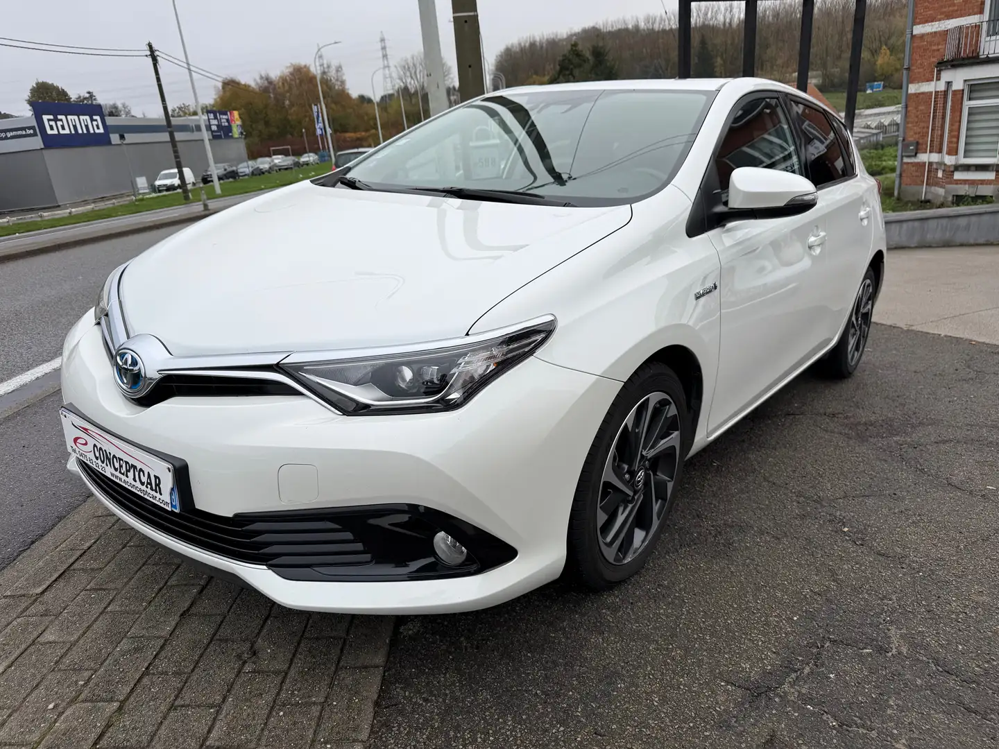 Toyota Auris Auris HEV 1.8i HSD Comfort / GARANTIE 12 MOIS / Blanc - 1