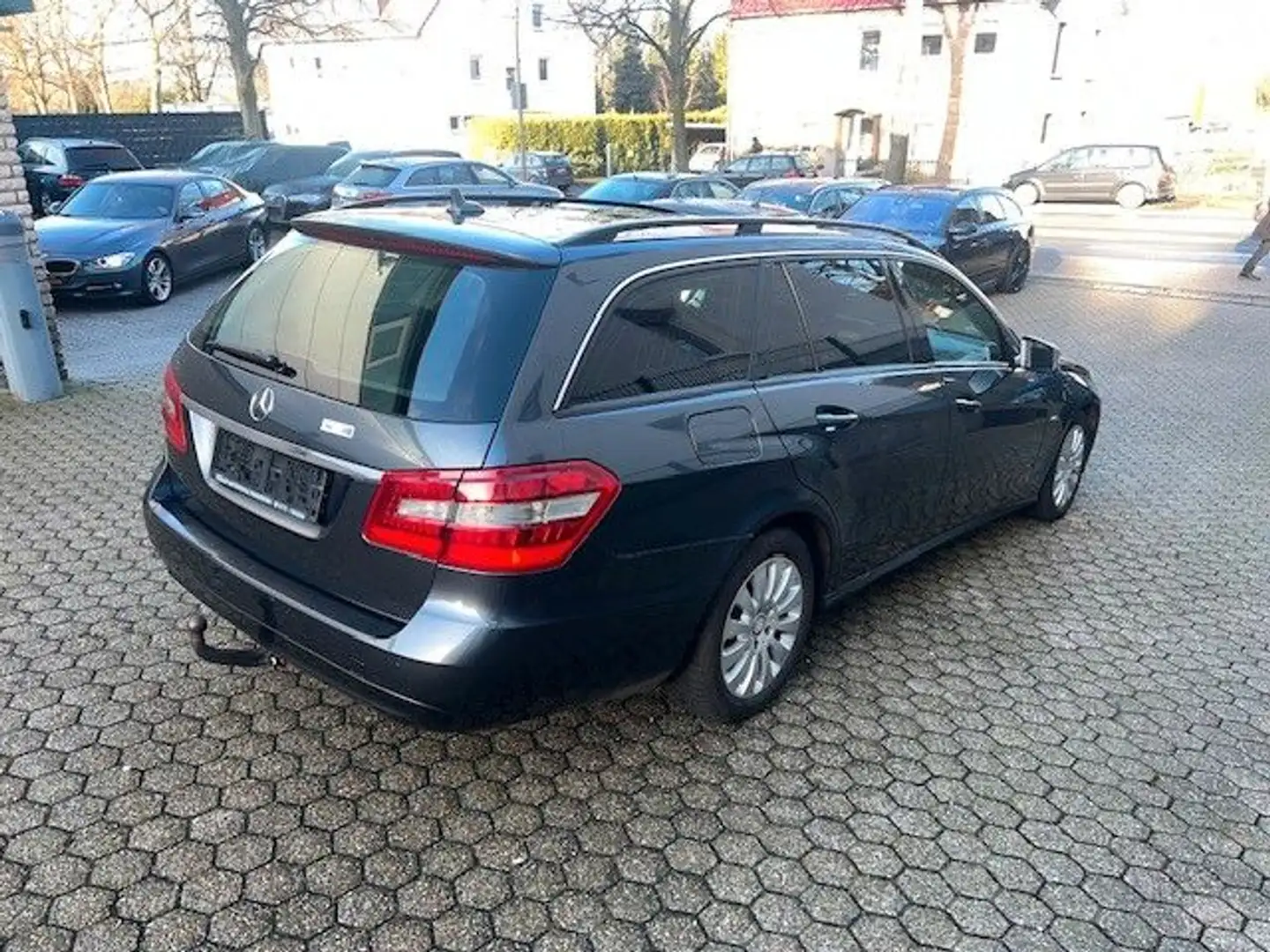 Mercedes-Benz E 220 E -Klasse T-Modell E 220 CDI BlueEffic Grau - 2