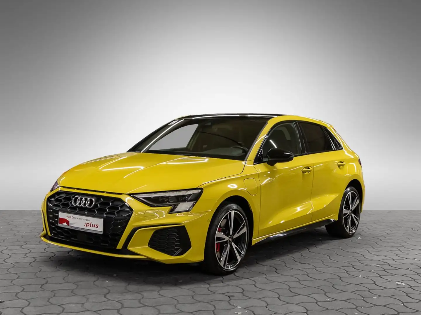 Audi A3 45 TFSI e S-line Pano Bang &Olufsen Gelb - 2