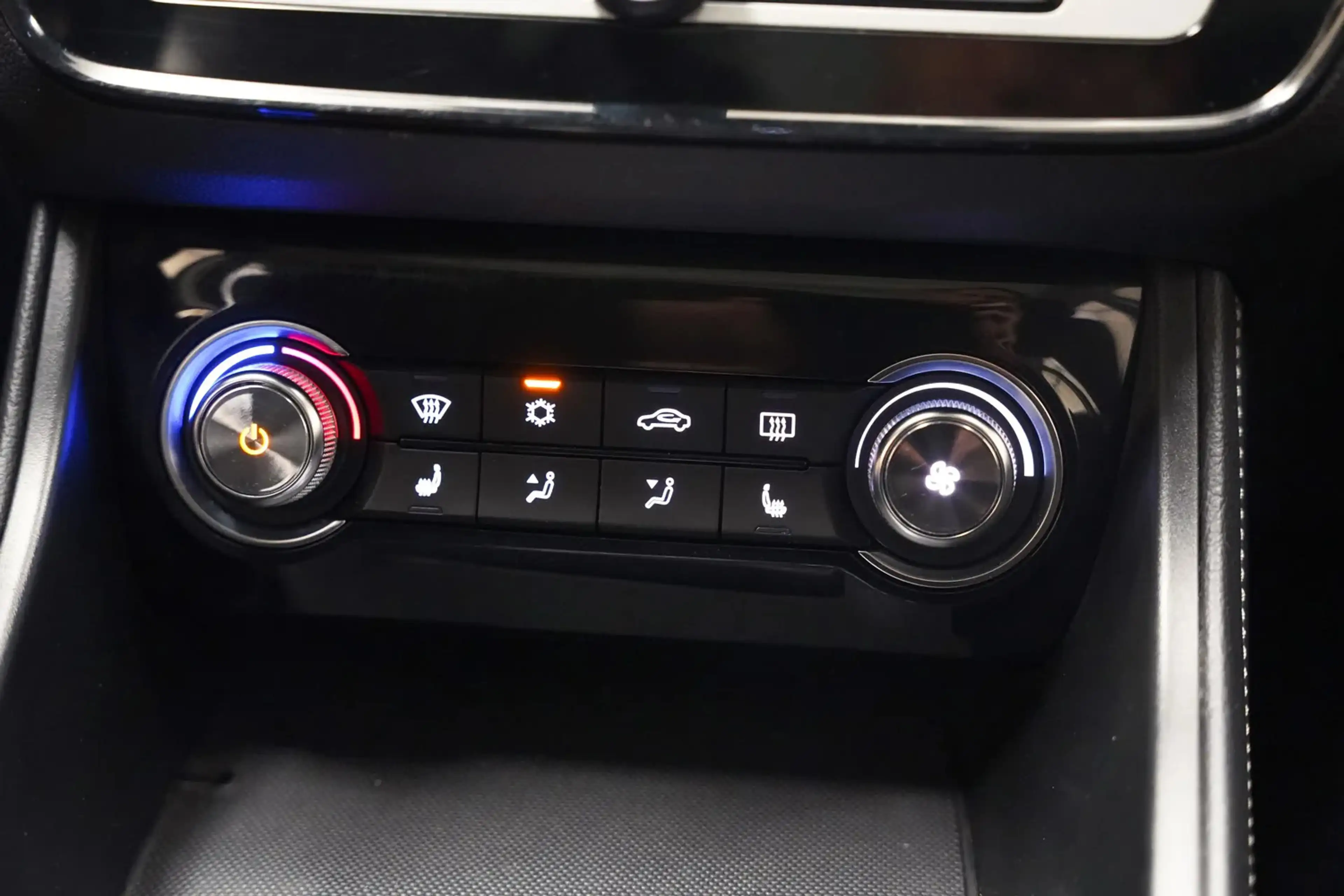 MG ZS EV Luxury 45 kWh [ Panoramadak Adapt. cruise Navi — photo 9