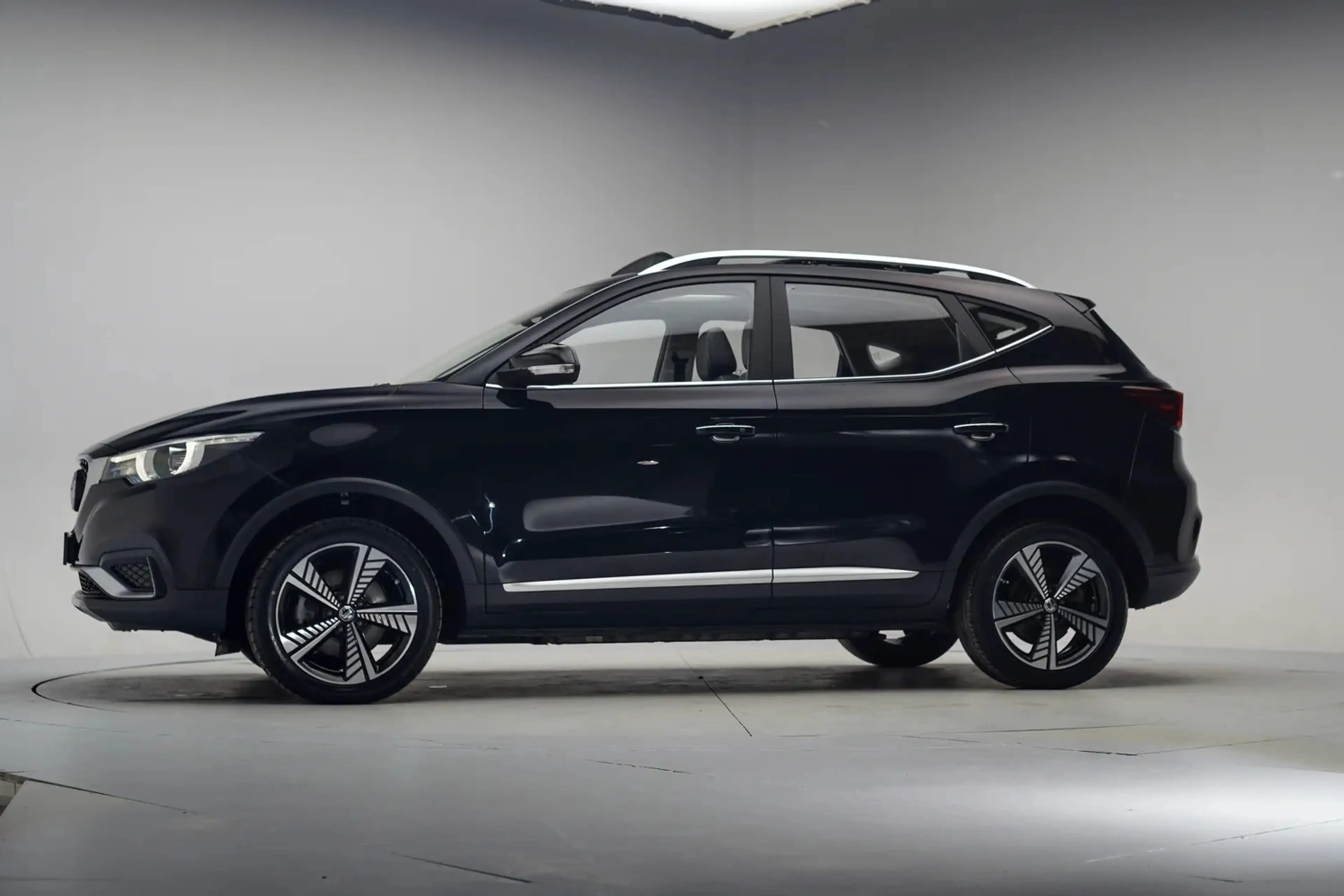 MG ZS EV Luxury 45 kWh [ Panoramadak Adapt. cruise Navi — photo 2