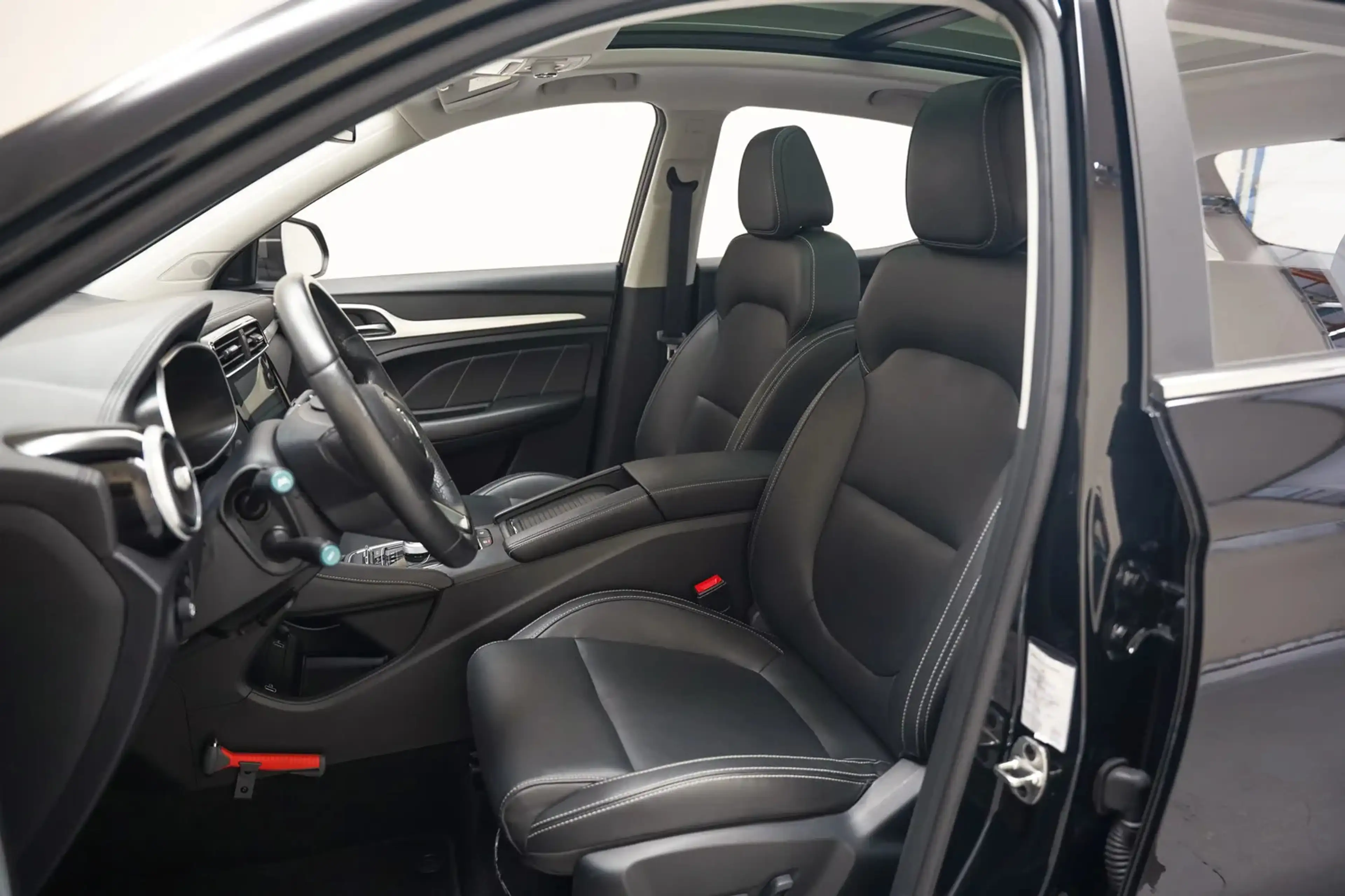 MG ZS EV Luxury 45 kWh [ Panoramadak Adapt. cruise Navi — photo 11
