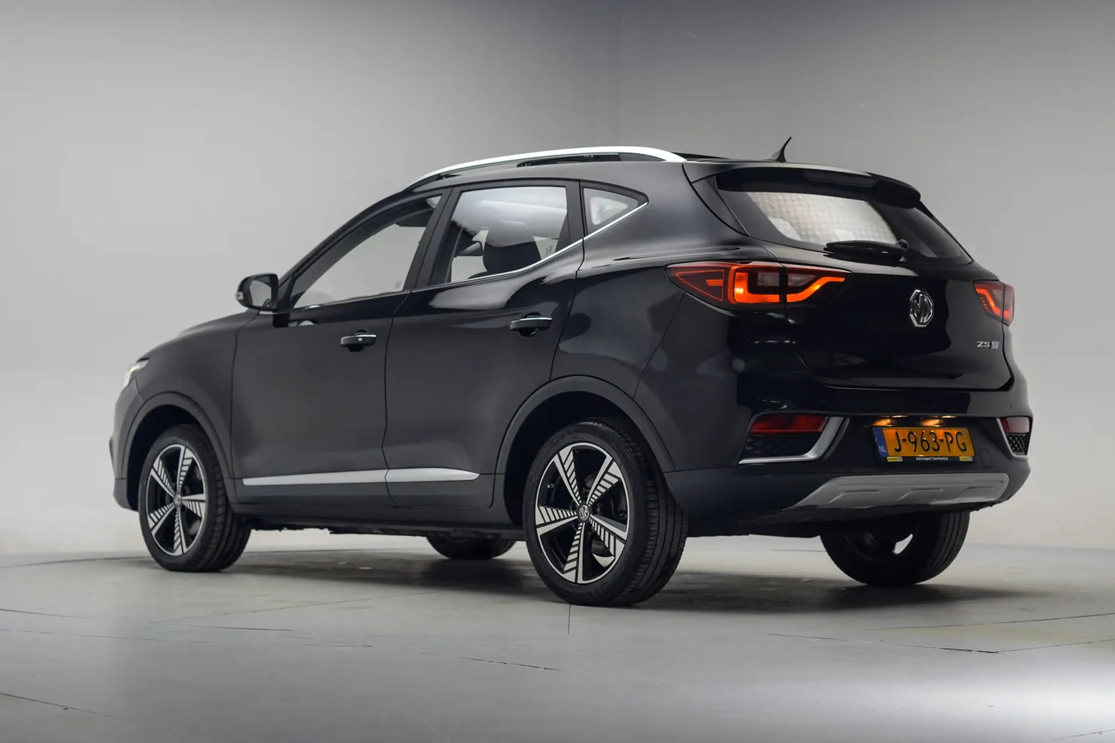 MG ZS EV Luxury 45 kWh [ Panoramadak Adapt. cruise Navi — photo 3